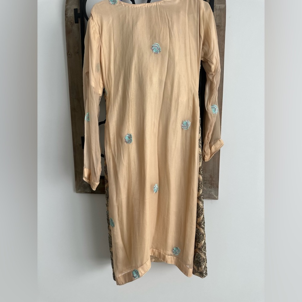 Brand New Fancy Pakistani Shalwar Kameez - image 2